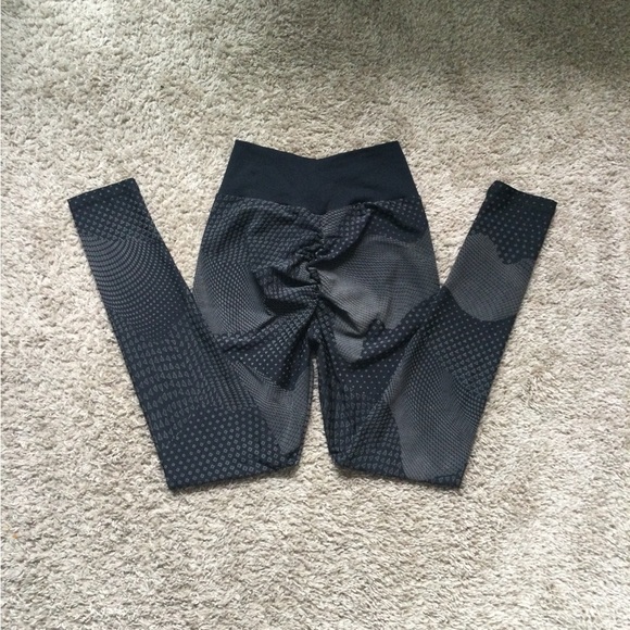 Galaxy Infinity Preto Textured Leggings - Picture 14 of 16